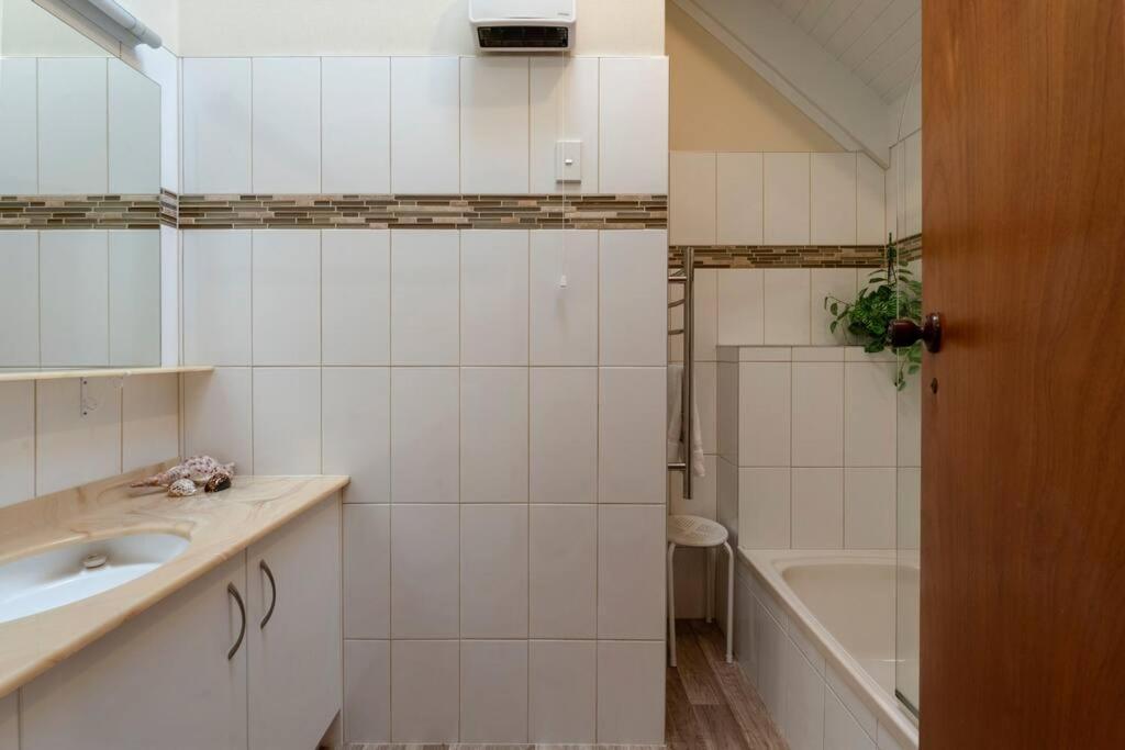 Charming Hideaway Villa Таупо Екстериор снимка