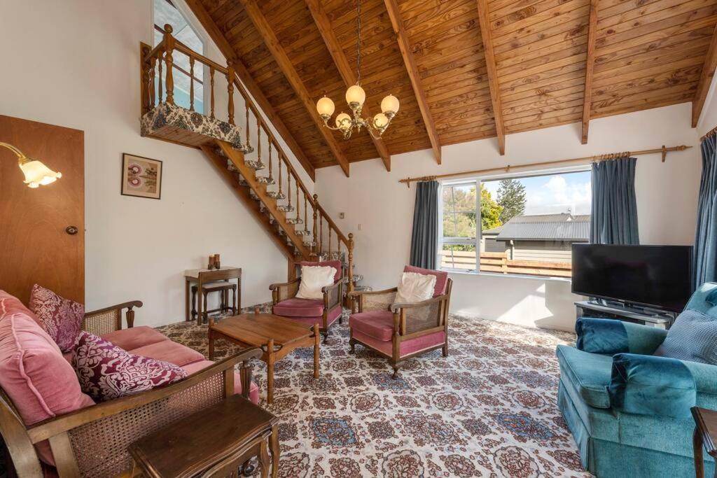 Charming Hideaway Villa Таупо Екстериор снимка